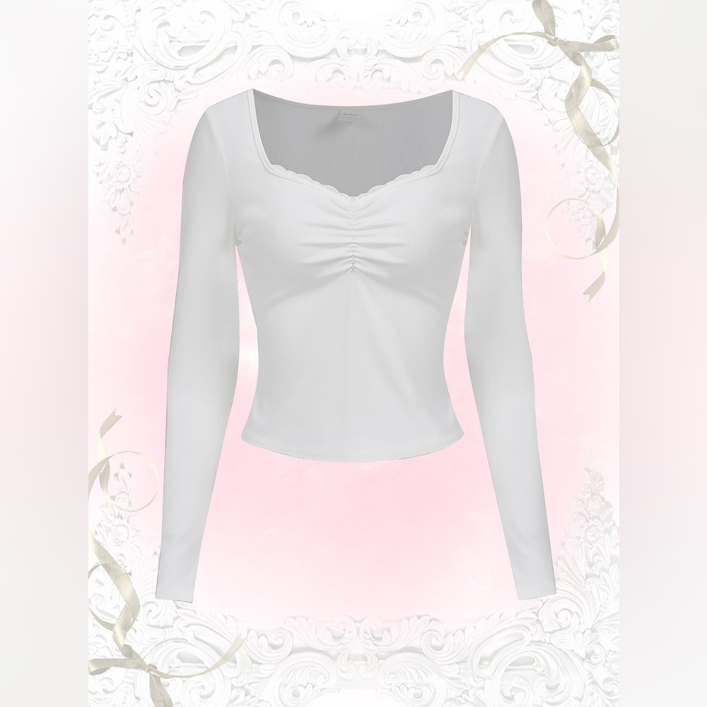 Ruched ribbed tee with lace trim